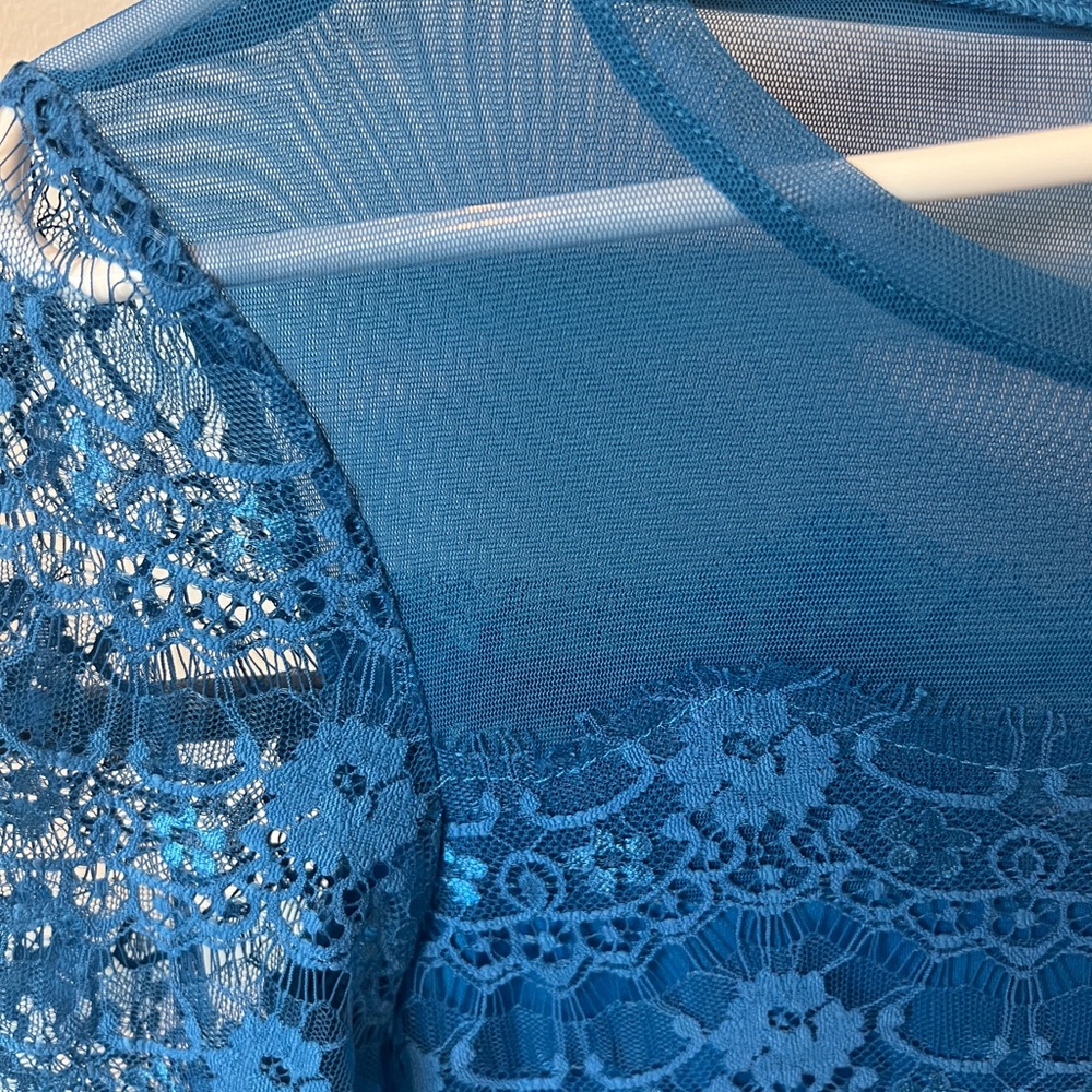Max and Cleo size 6 beautiful blue lace dress - Picture 2 of 4